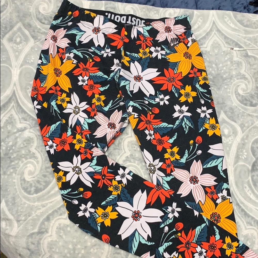 Nike floral legging